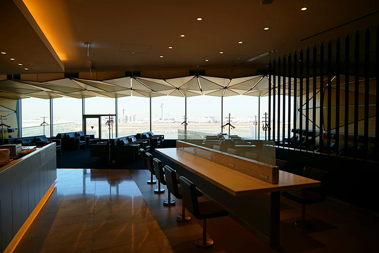 ファーストクラスラウンジ ファーストクラスラウンジ