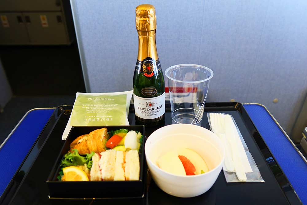 プレミアムクラス　軽食
