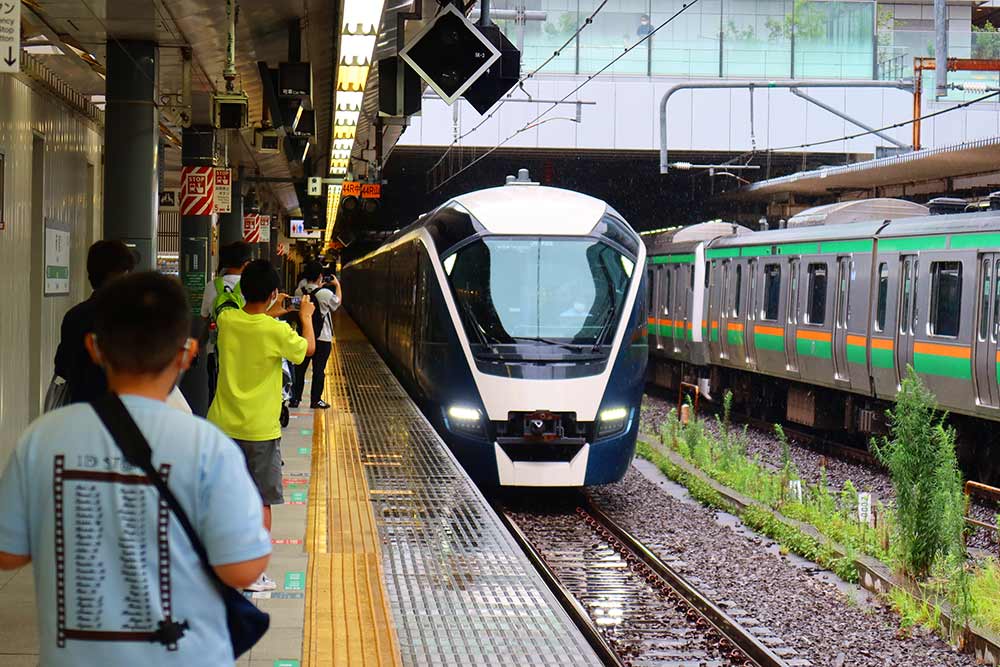 新宿駅サフィール