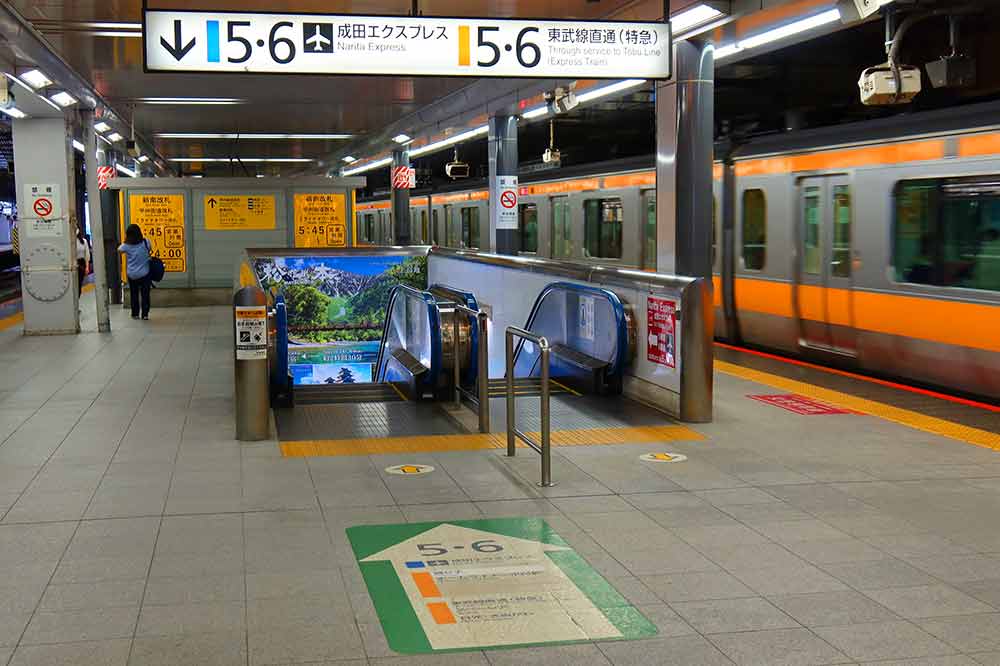 新宿駅ホーム