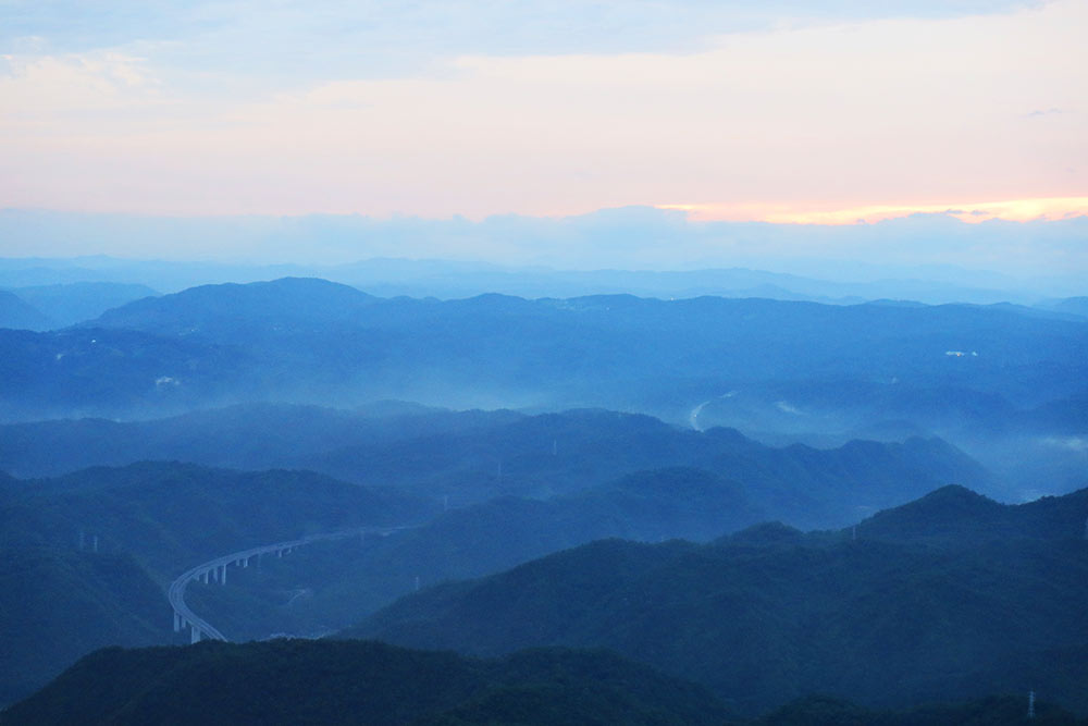 夕日の中国山地