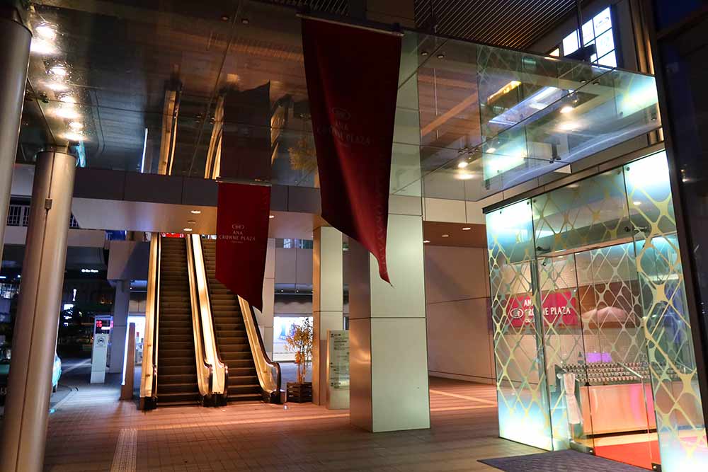 ホテルマエエスカレーター