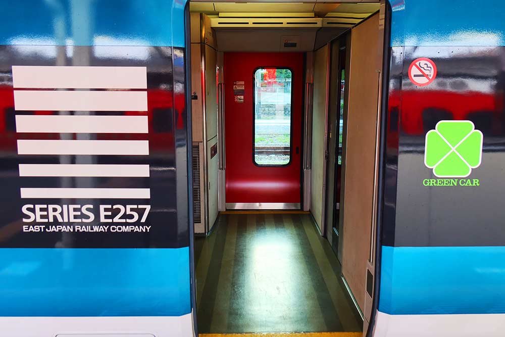 グリーン車入り口 グリーン車入り口
