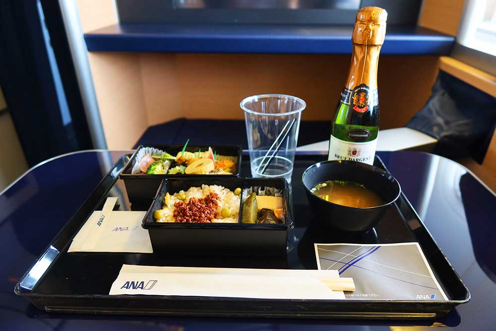 プレミアムクラス機内食