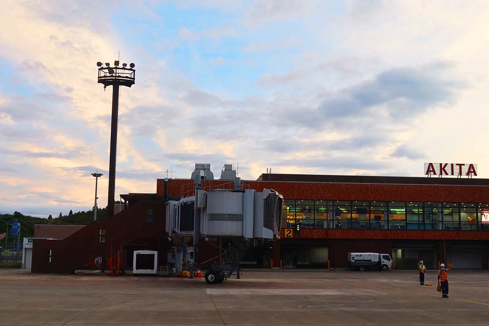 秋田空港離陸