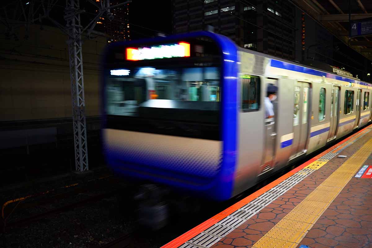 総武線E235系