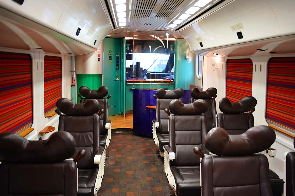 グリーン車全景