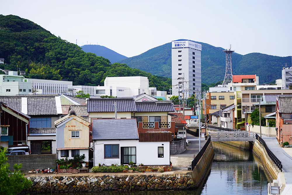 厳原
