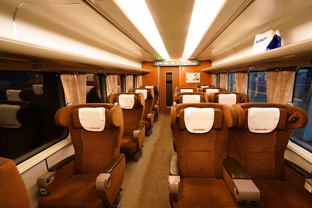 キハ281系グリーン車