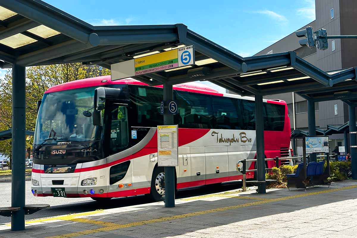 スイーツライナー　バス車体