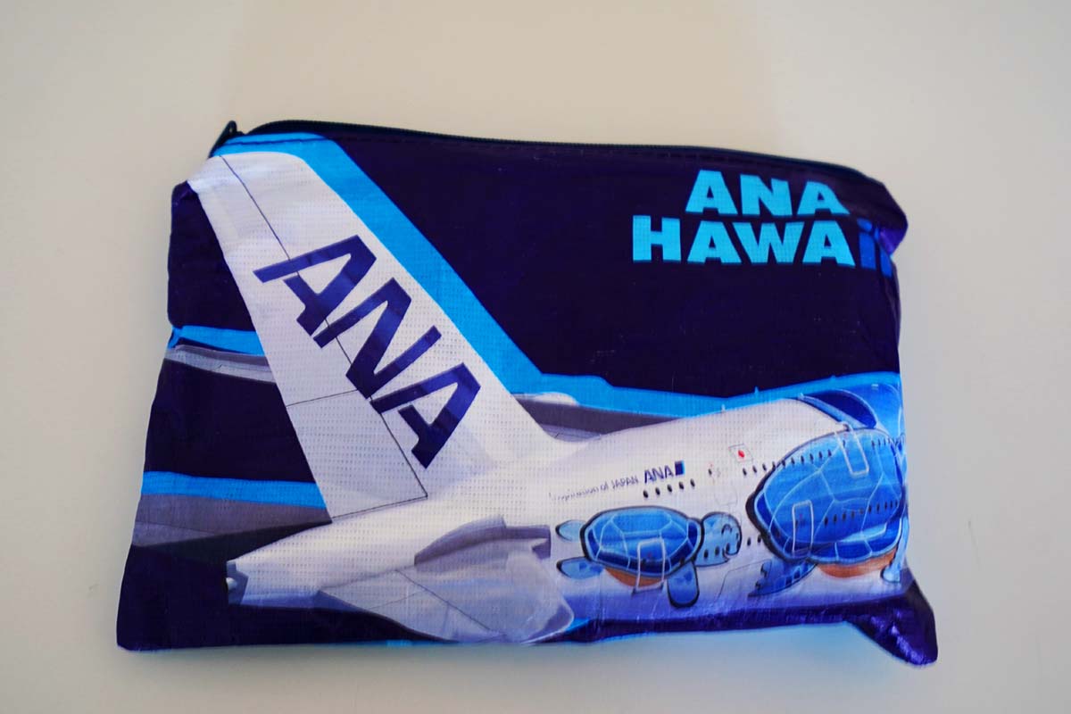 ANA A380 プレミアムエコノミー　アメニティバッグ