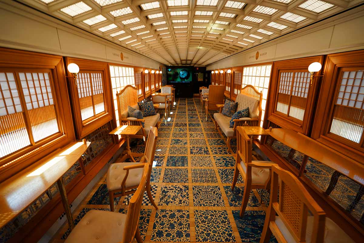 36ぷらす3　多目的車