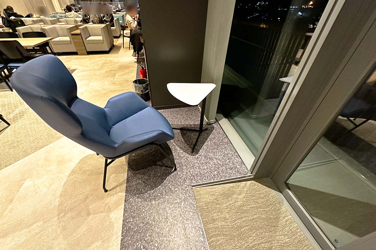 ラウンジ関西　ソファ