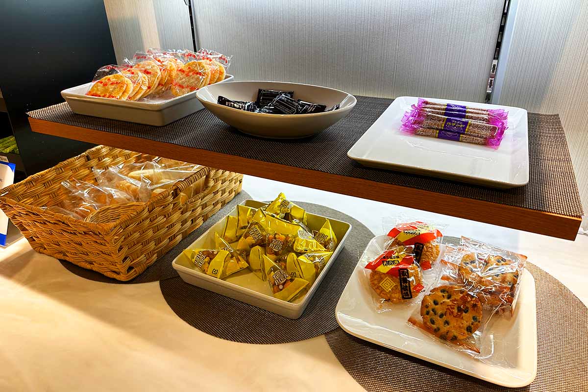 KALラウンジ お菓子