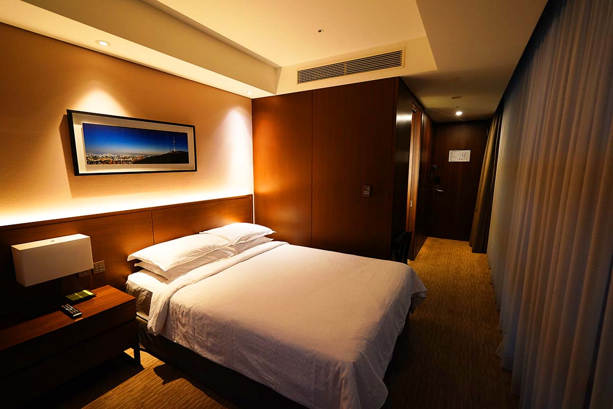 フォーポイントバイシェラトンソウルステーション　コーナールーム　全景