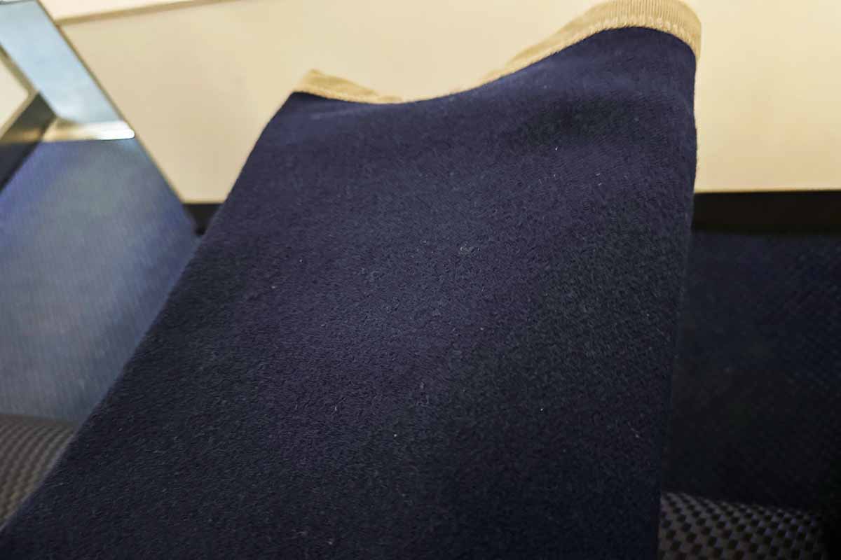 ANA　ビジネスクラス　ブランケット