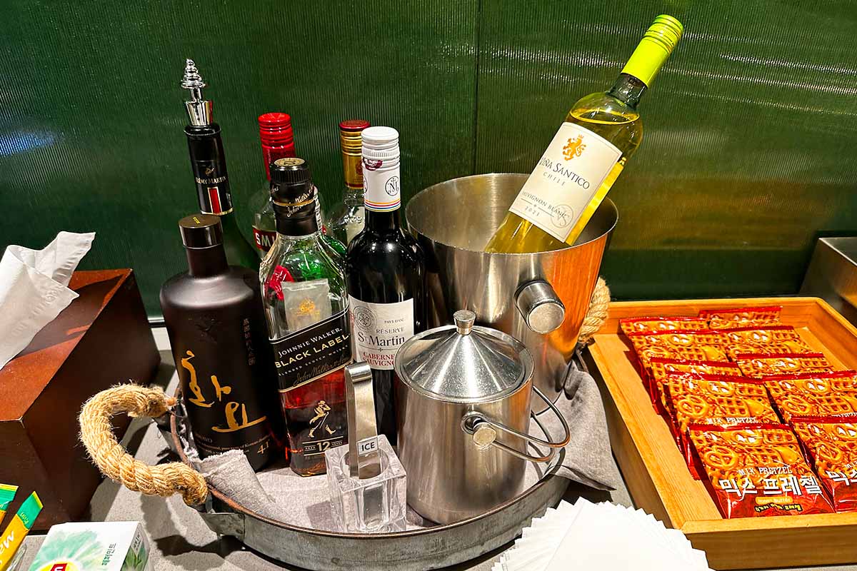 ソウル金浦空港アシアナラウンジアルコール