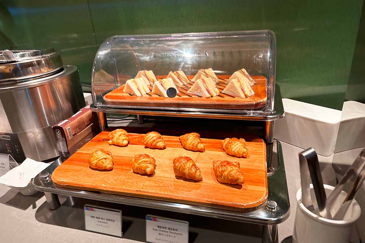 ソウル金浦空港アシアナラウンジ　サンドイッチ