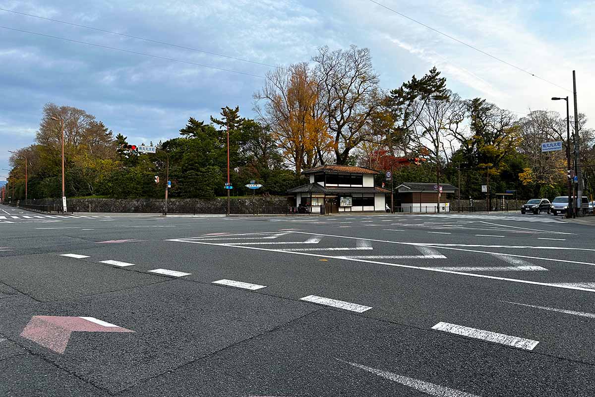 烏丸丸太町交差点