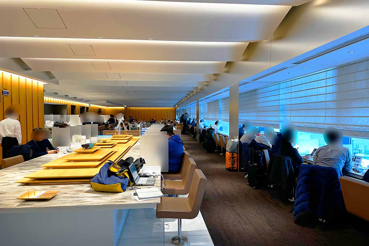 伊丹スイートラウンジ大混雑