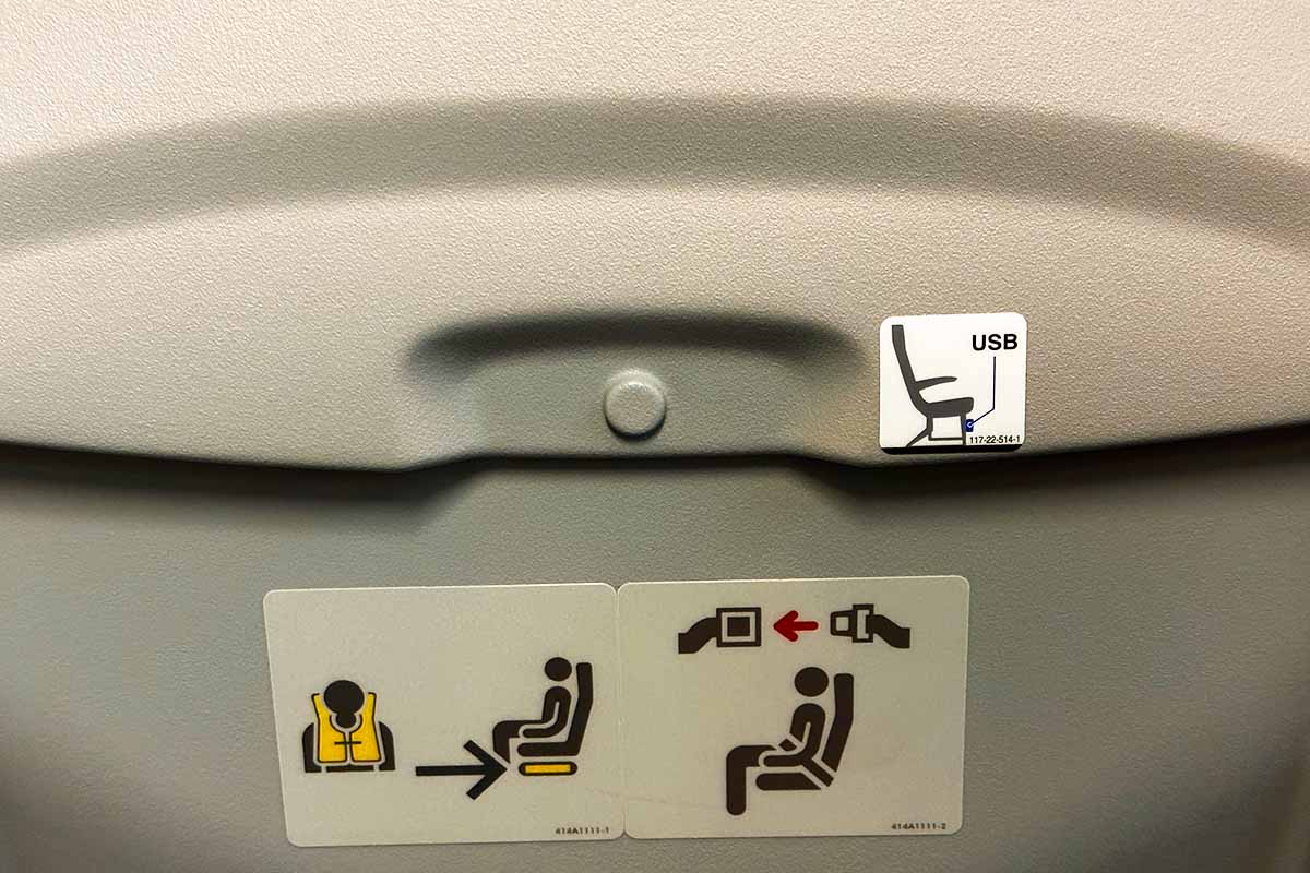 B737 USBポート