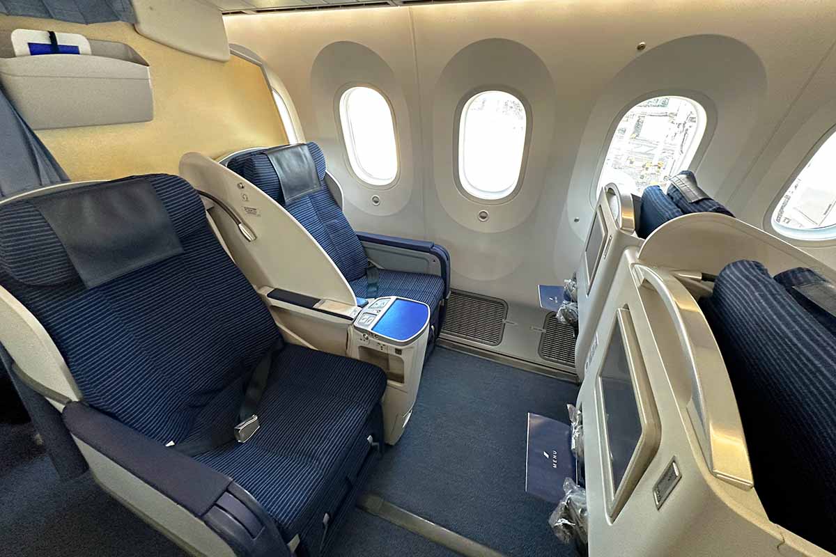 ANA ビジネスクレードルシート最後部