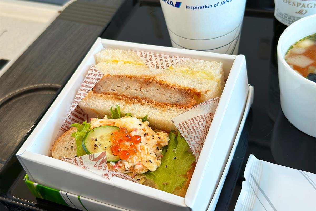 プレミアムクラス　機内食　軽食