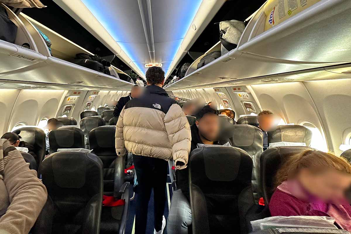 TRAOM B737-800 機内