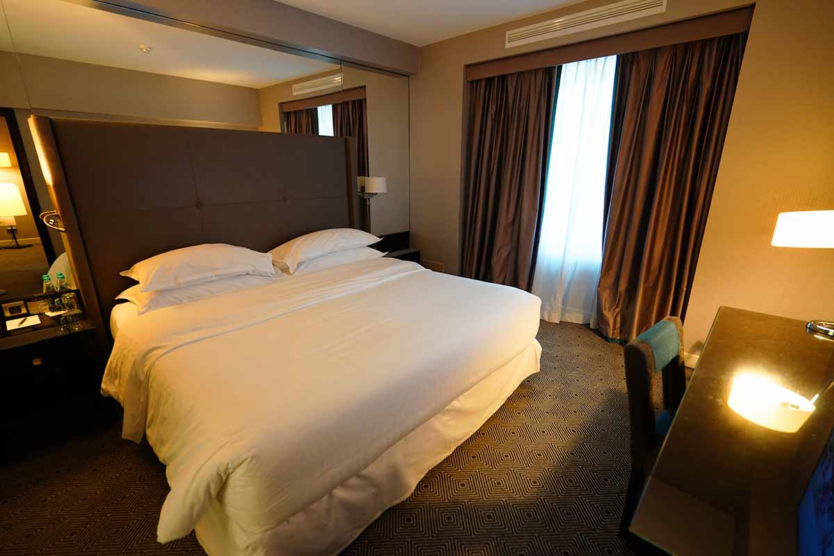 シェラトンブカレストホテル　エグゼクティブスイート　ベッドルーム