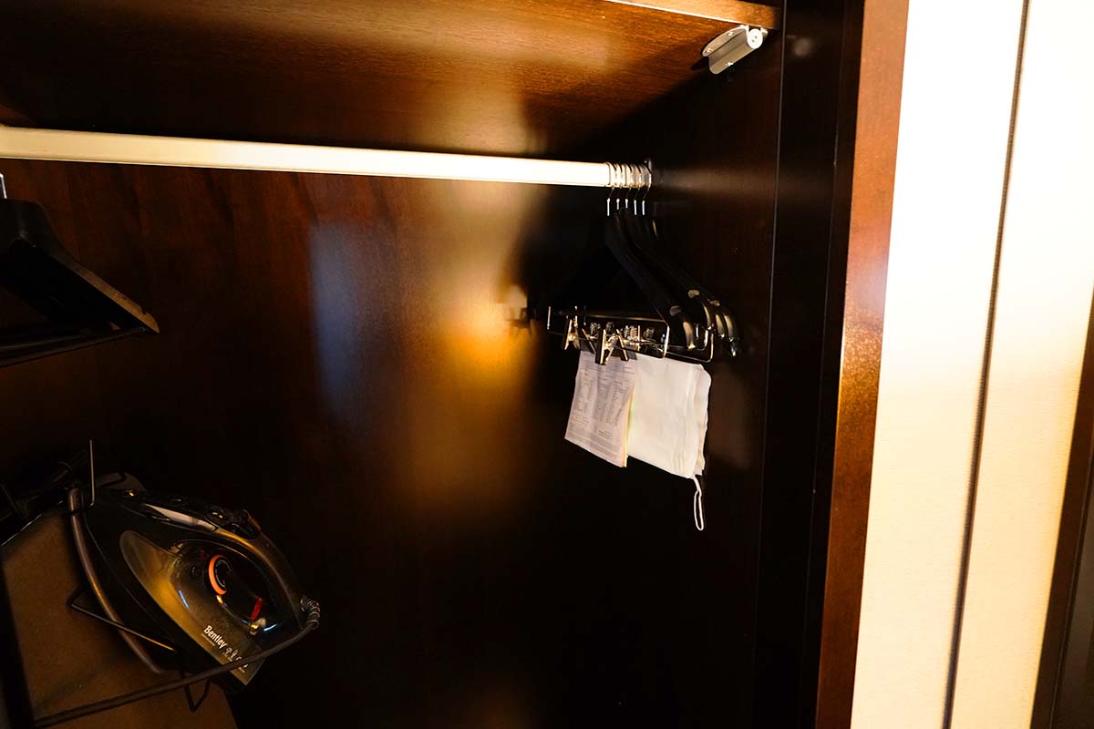 シェラトンブカレストホテル　エグゼクティブスイート　クローゼット