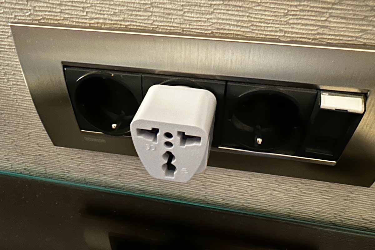 シェラトンブカレストホテル　コンセント