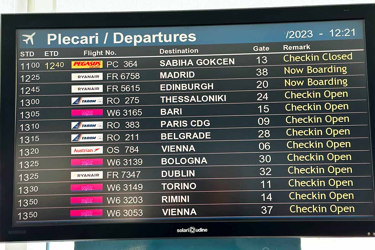 ラウンジ内案内 ブカレスト空港