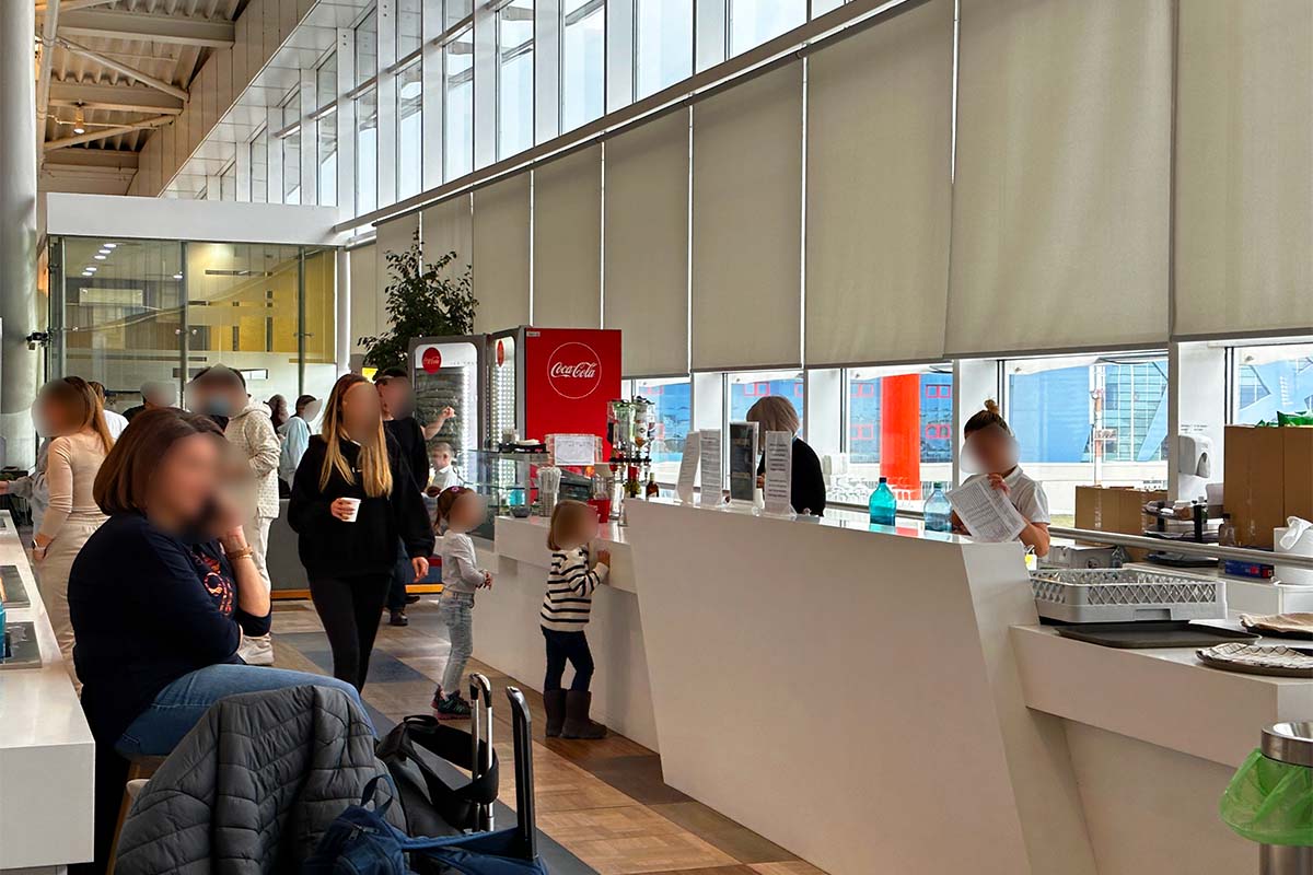 ブカレスト空港 ラウンジ バーカウンター