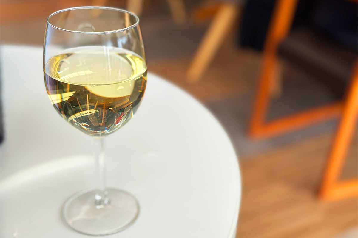 ブカレスト空港 ラウンジ ワイン