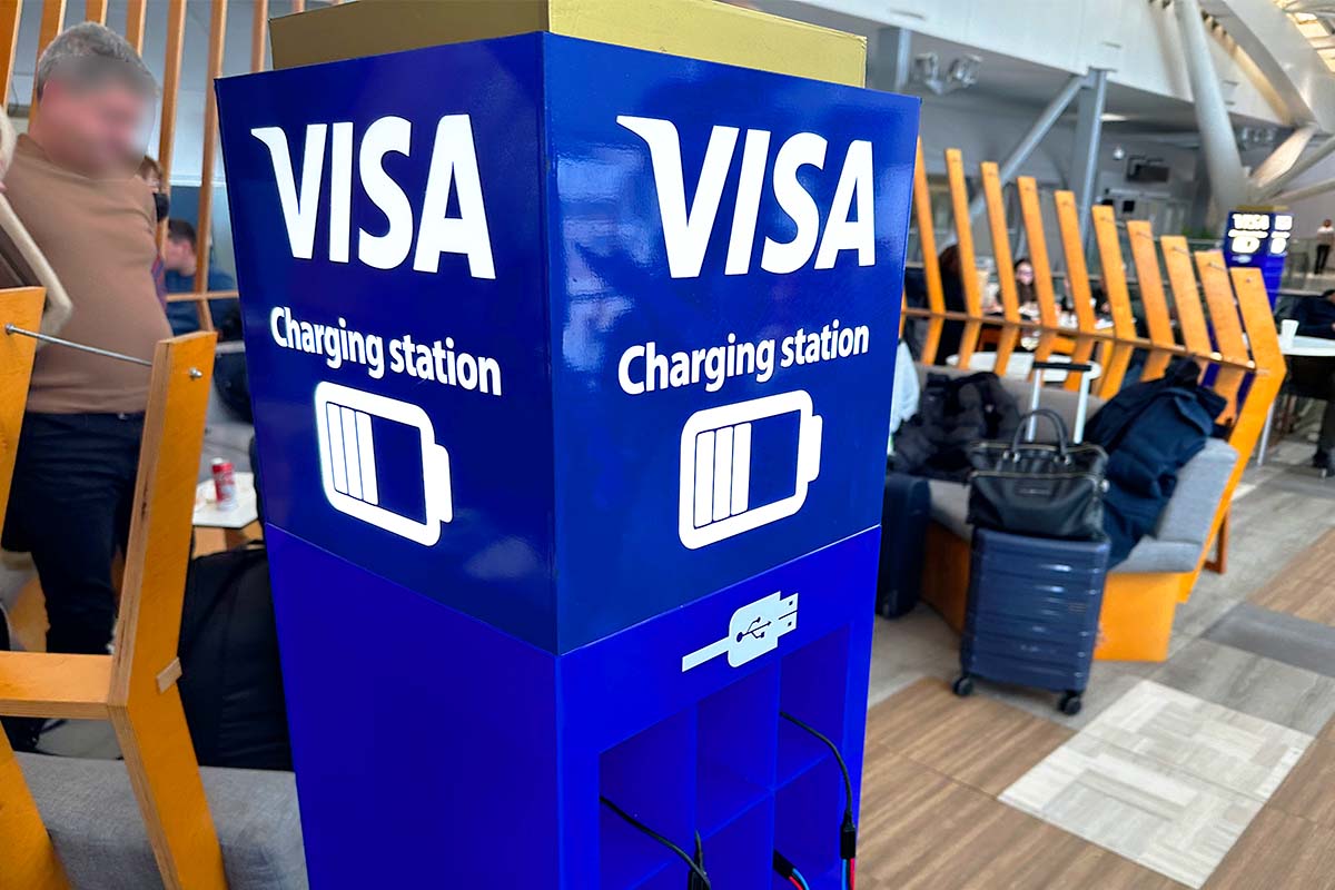 ブカレスト空港 ラウンジ 充電