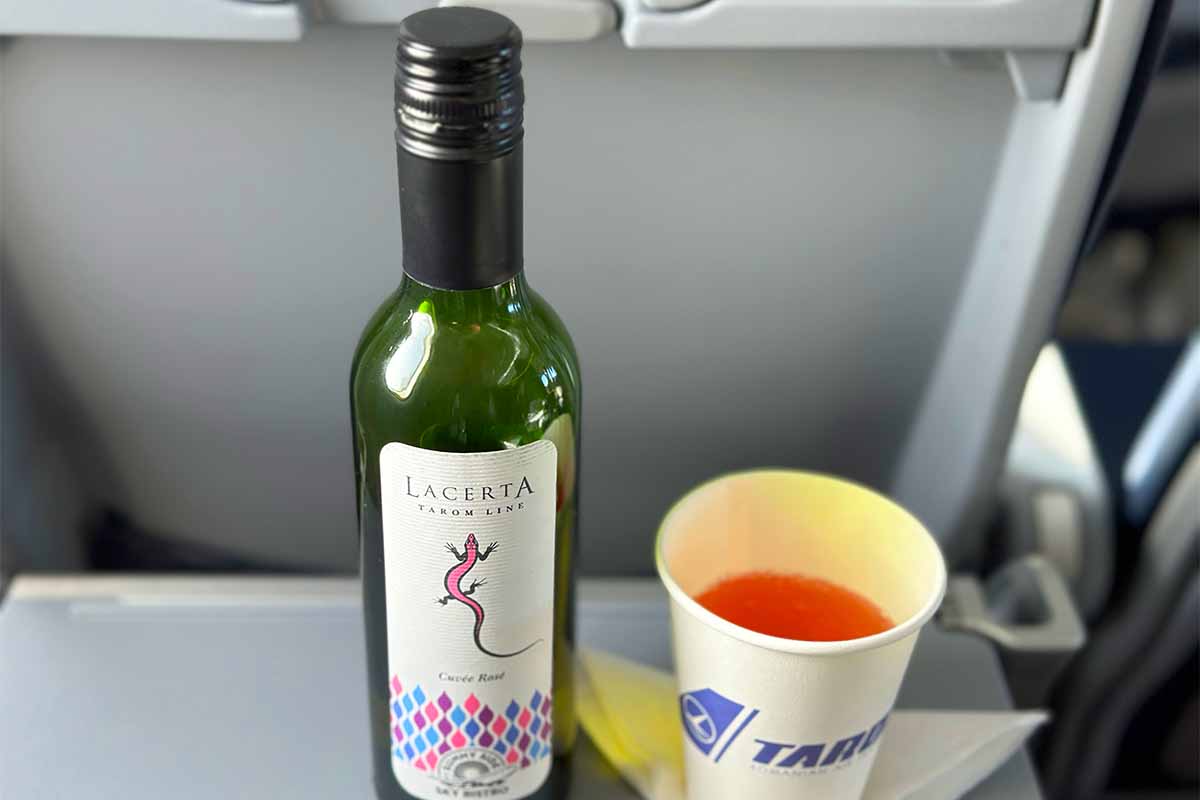 タロム航空　ワイン