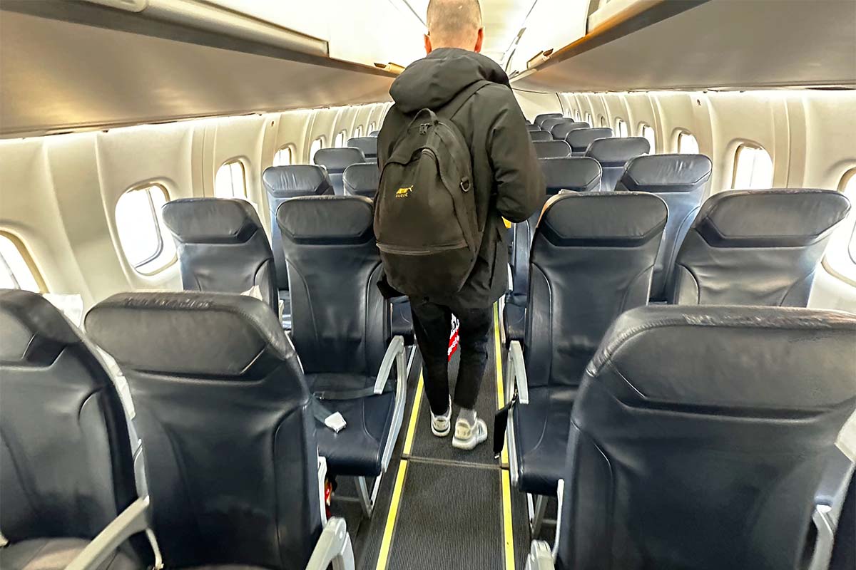 ATR72 機内