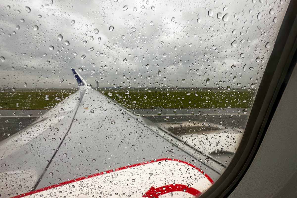 雨のコペンハーゲン空港