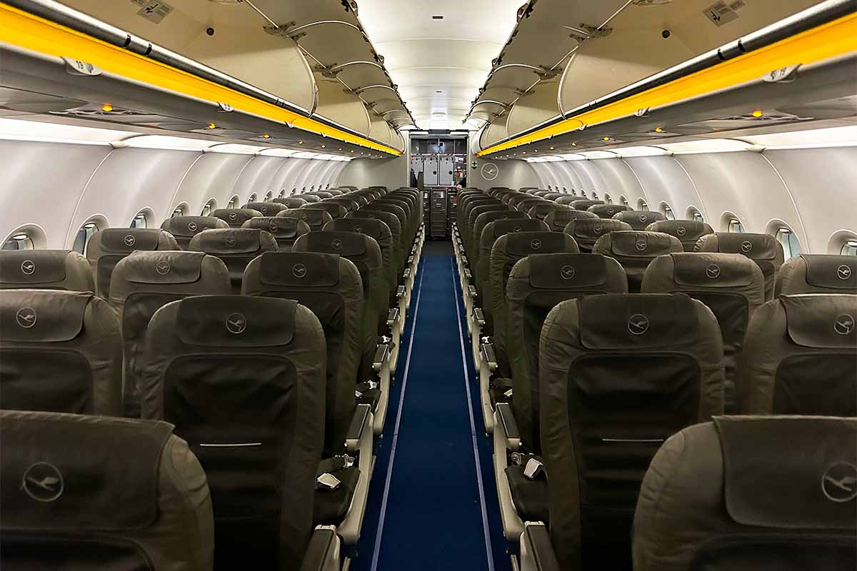 ルフトハンザ　A320機内