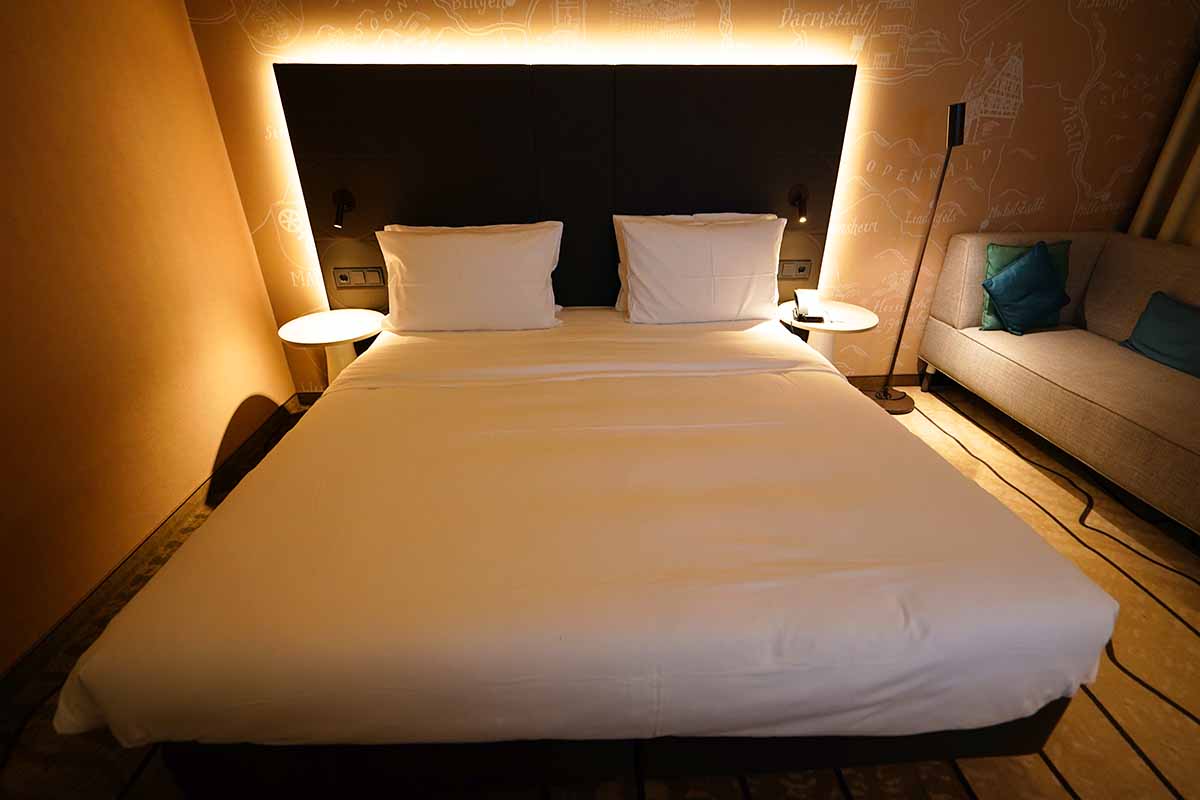 ハイアットプレイスフランクフルトエアポート　キングベッド