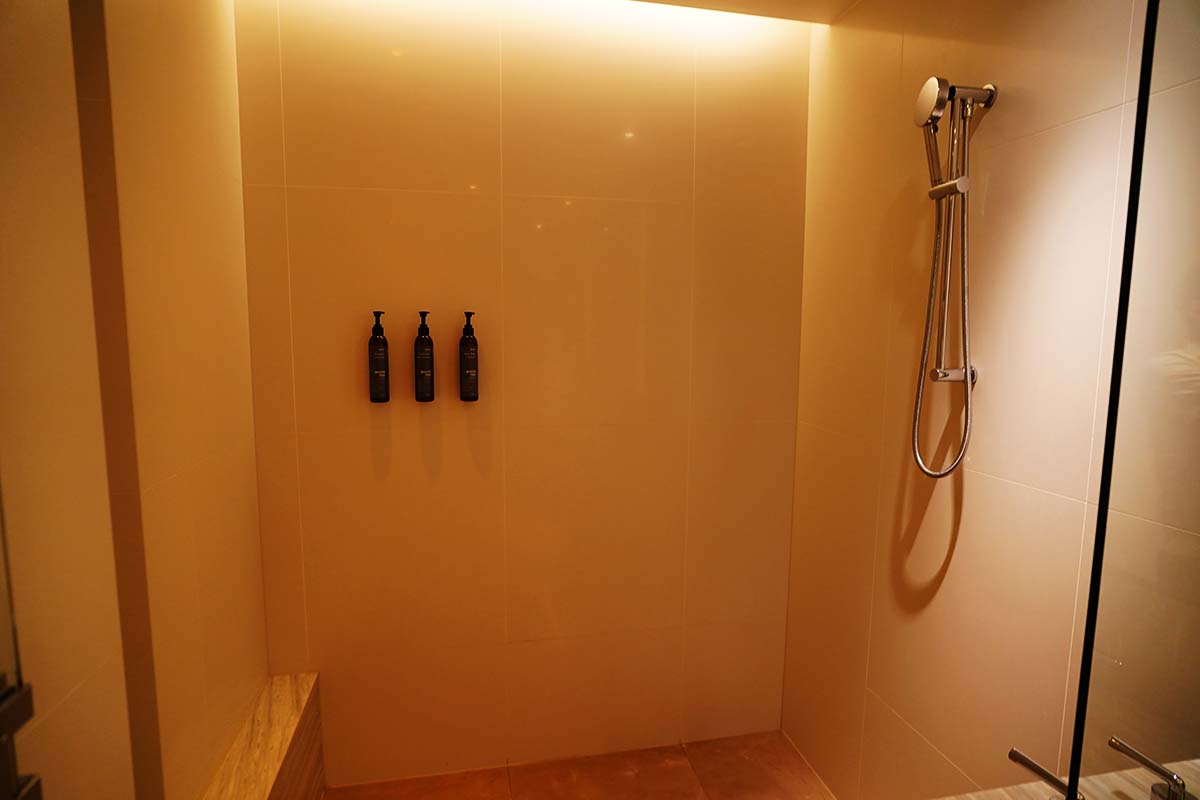 The Westin Perth Club Suite Shower booth