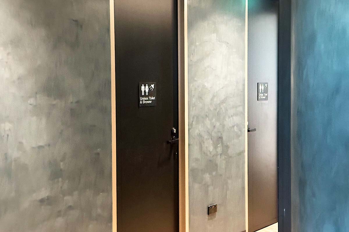 Aspire lounge Shower Room