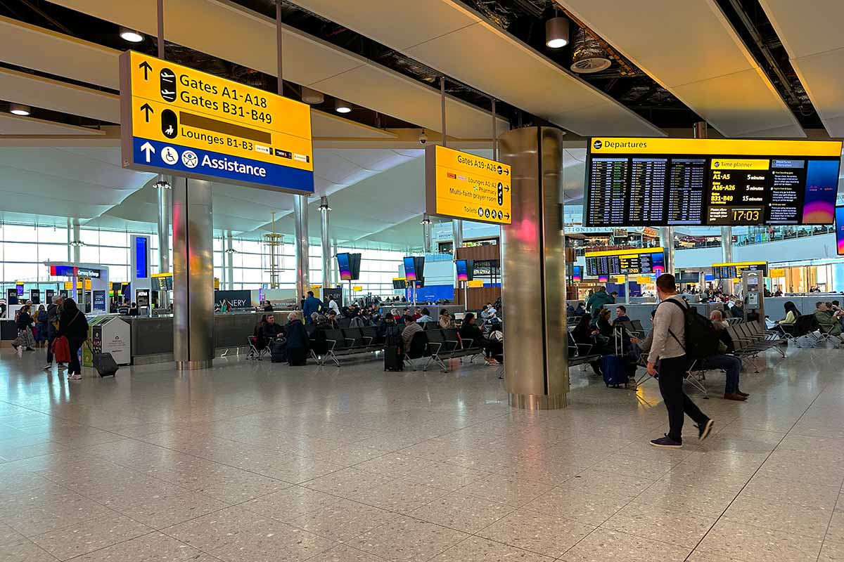 【プライオリティパス】ロンドン・ヒースロー空港 ターミナル2 プラザ・プレミアム・ラウンジ レビュー 弾丸トラベルは怖くない!