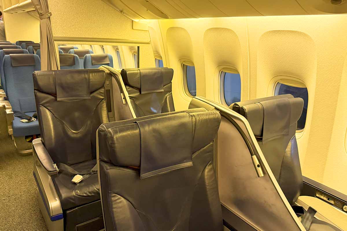 ANAプレミアムクラス搭乗記 ひたすら国内線を飛び続けるB777-200