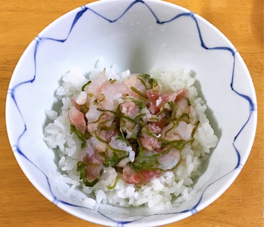 Oisixの商品　パカっとのせるだけ！まぐろ、甘エビ、めかぶ丼