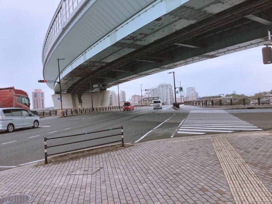 愛宕大橋の交差点