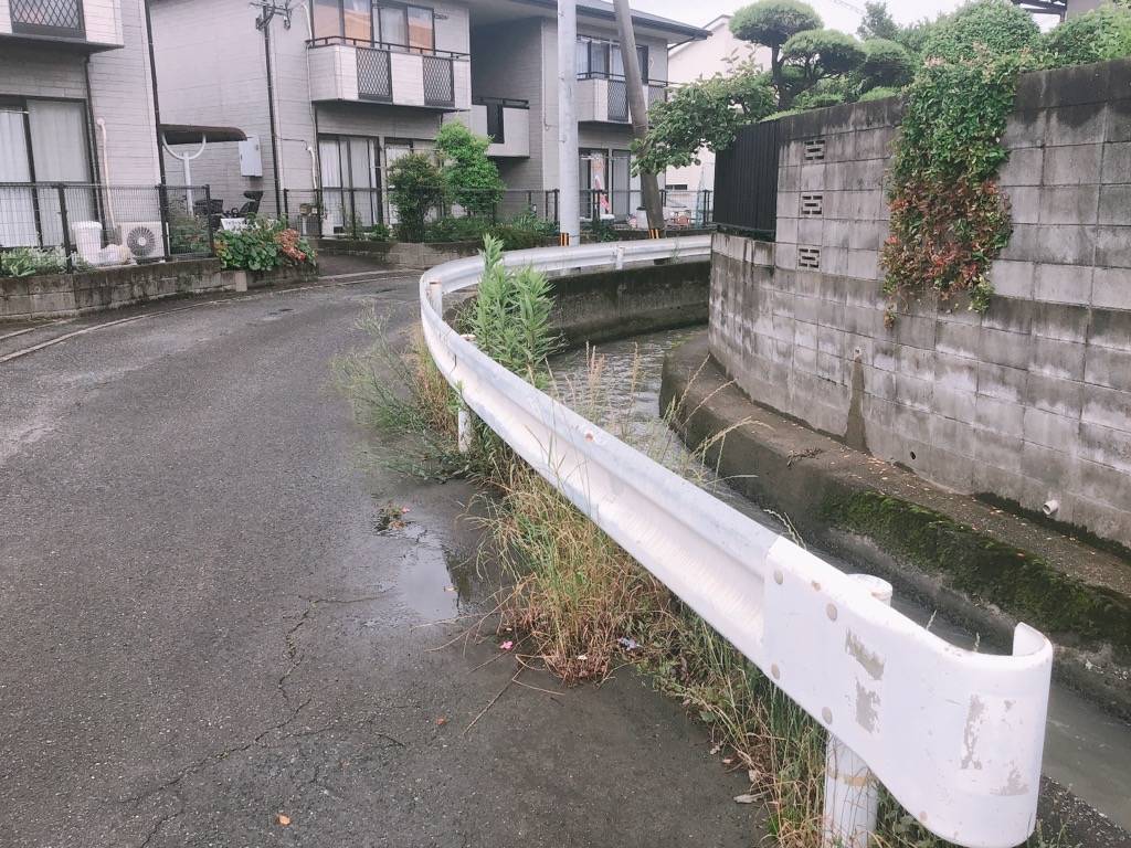 水路沿い