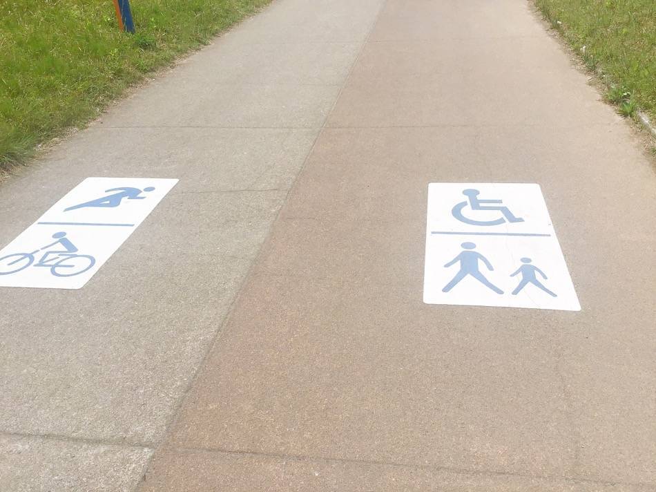 歩く人と自転車・ランニングで分かれている