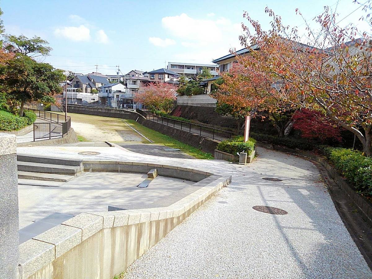 f:id:darakekaasan:20211213220520j:plain