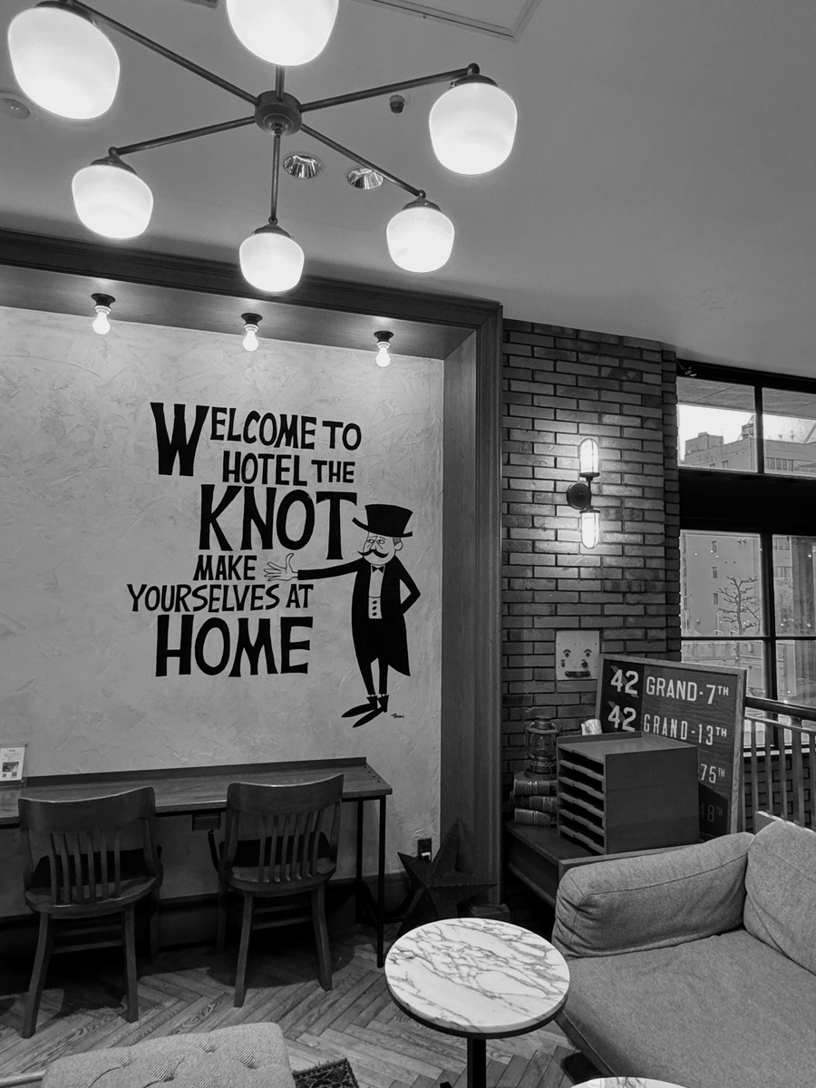 YOKOHAMA KNOT HOTEL フロント